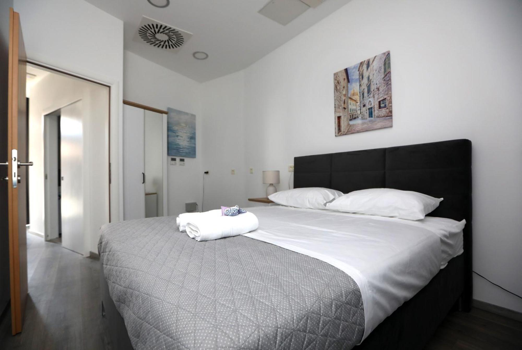 D R Apartments Σίμπενικ Εξωτερικό φωτογραφία