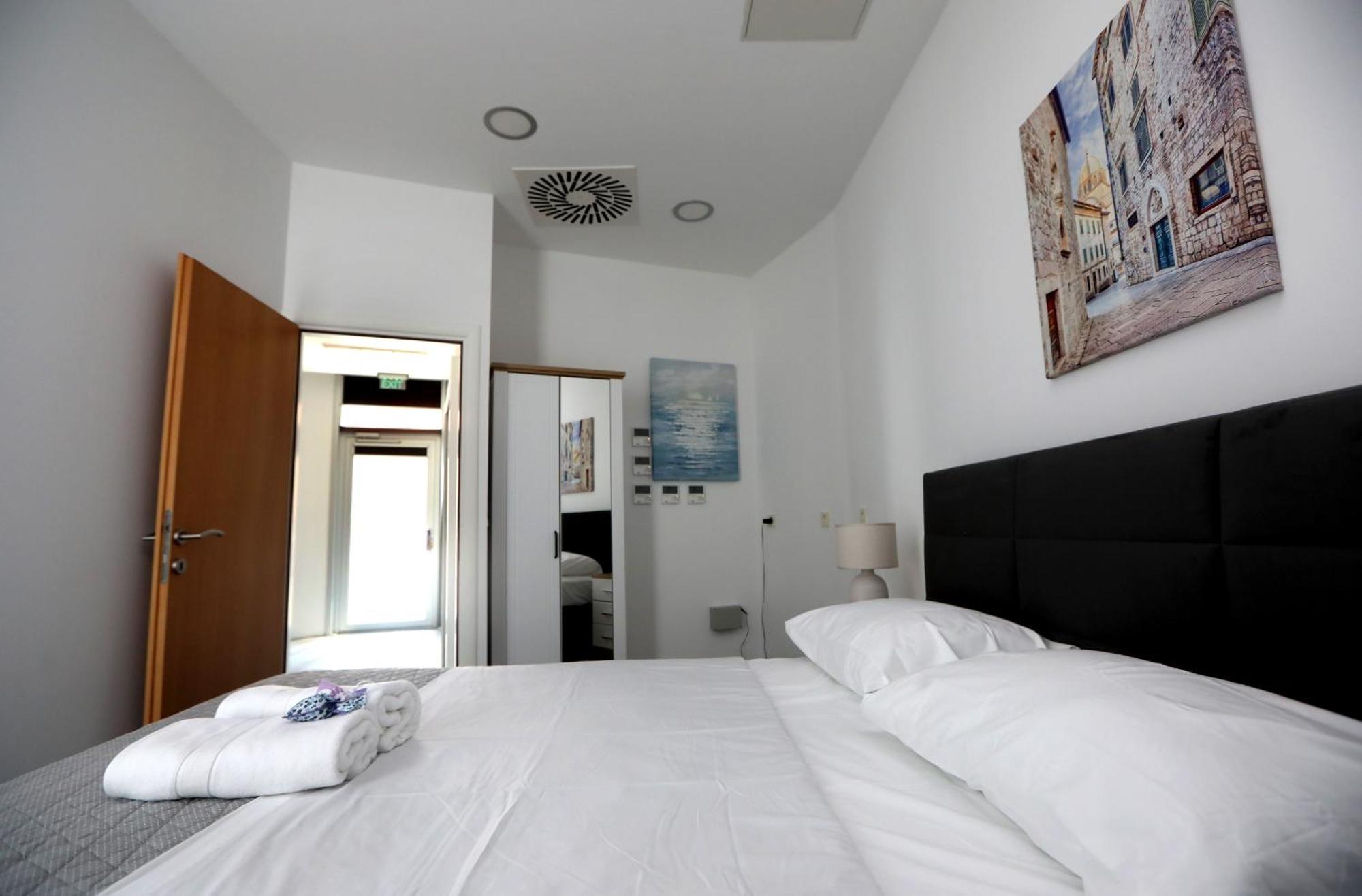 D R Apartments Σίμπενικ Εξωτερικό φωτογραφία