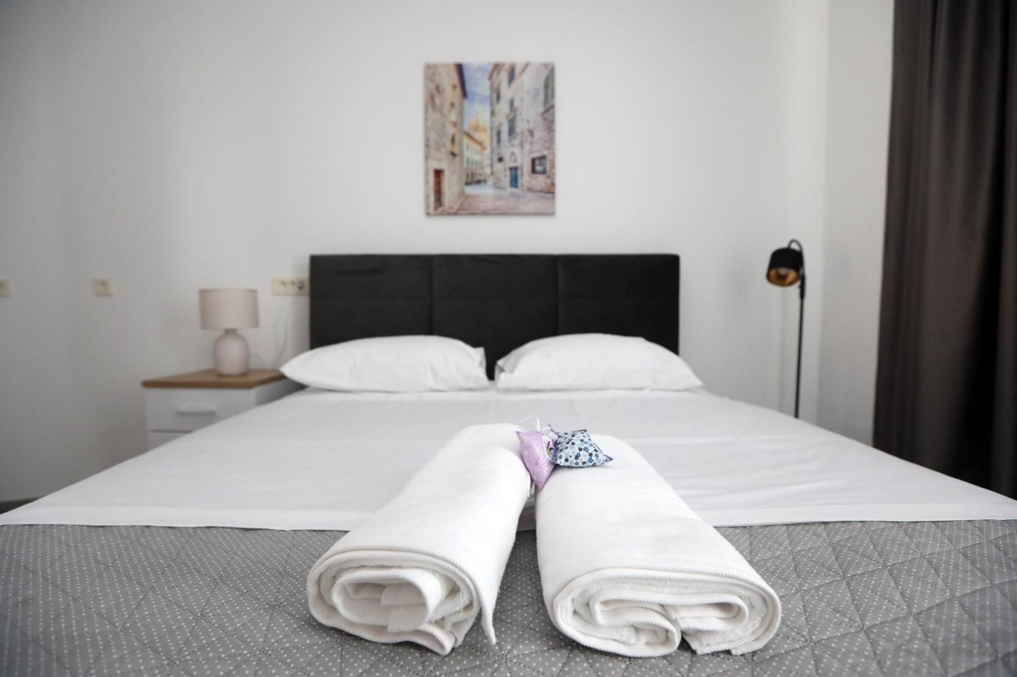 D R Apartments Σίμπενικ Εξωτερικό φωτογραφία